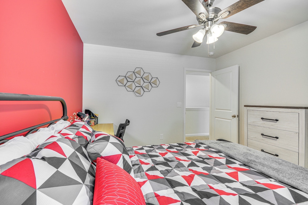 9 Mi to Old Salem: Spacious Family Home w/ Yard!