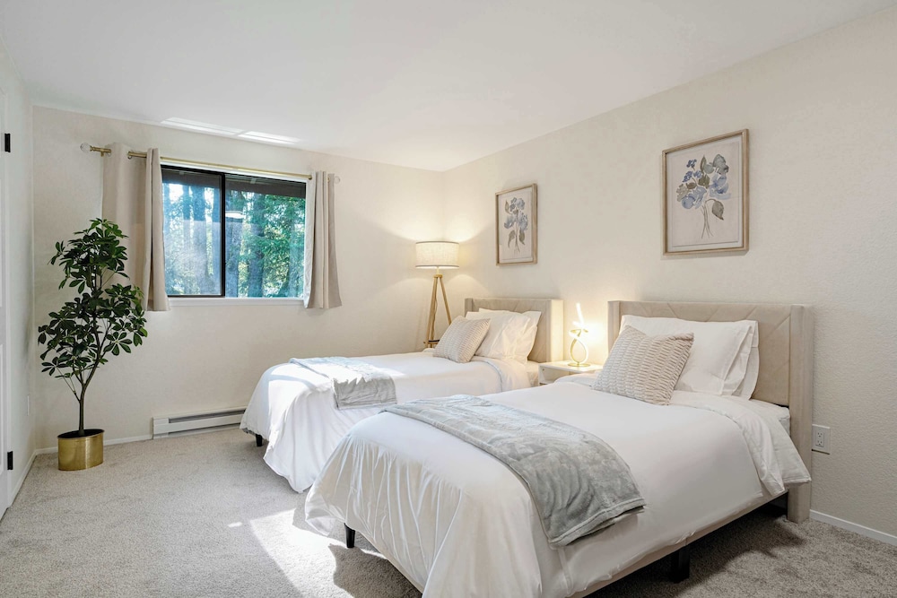 @marbella Lane-cozy Luxury Townhome Near Microsoft