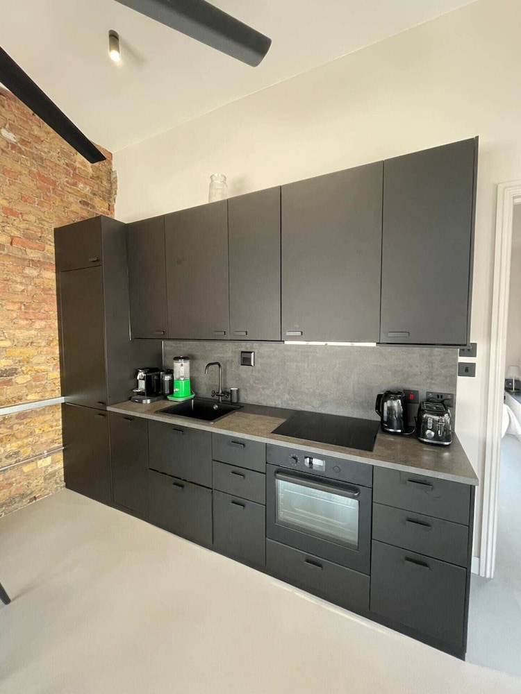 Sleek & Central 1BD Flat - Battersea Park