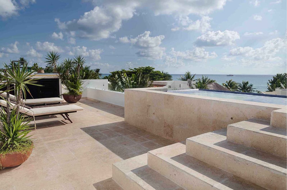 Hermosa Mayette Villa by ChezPlaya