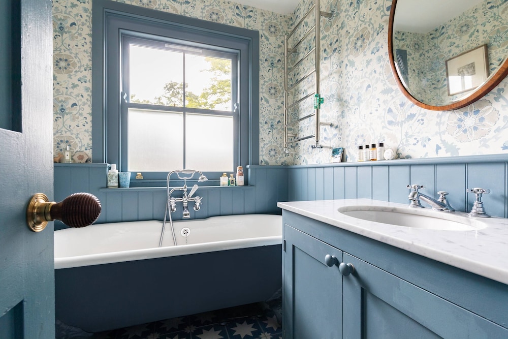Rochester Road II by Onefinestay