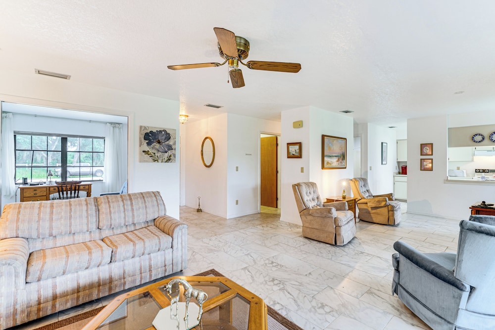 < 2 Mi to Peace River: Home w/ Spacious Yard!