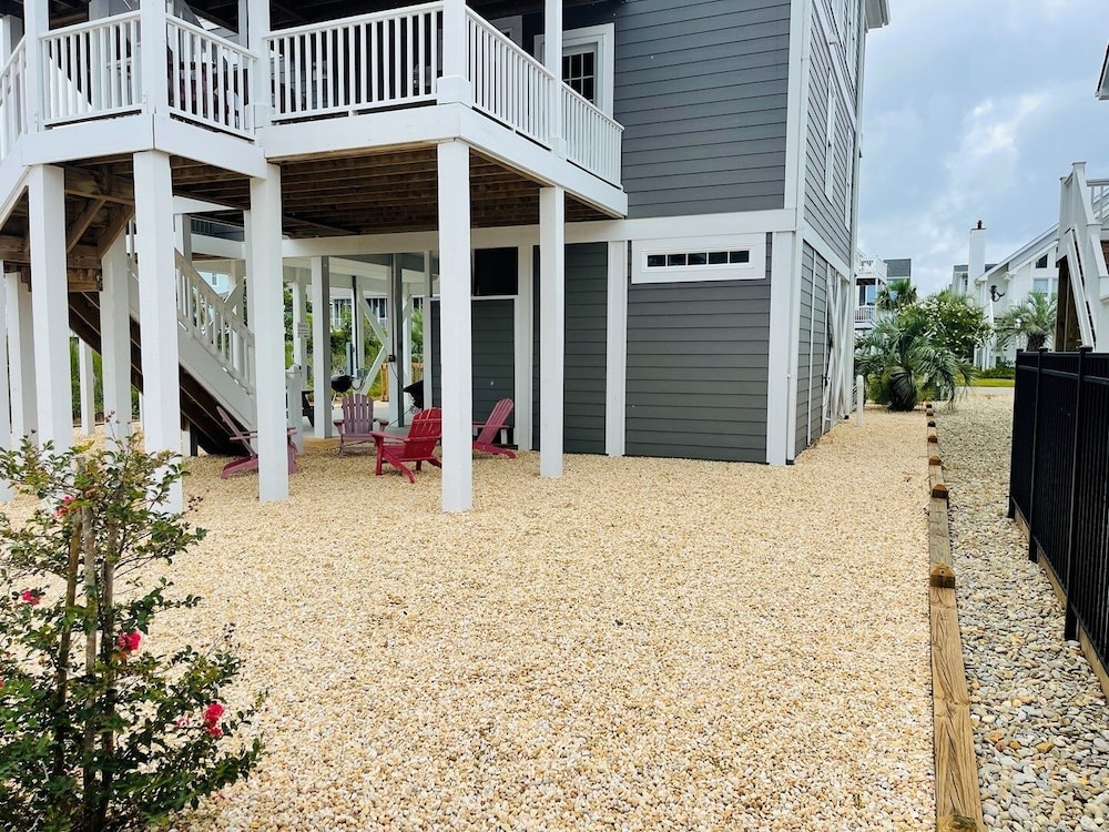 Compass Rose 4 Bedroom Home by RedAwning
