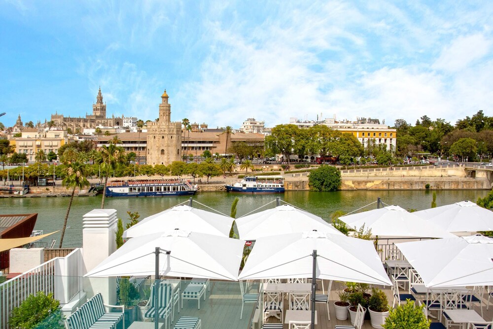 Luxury Apartment Torre del Oro View III