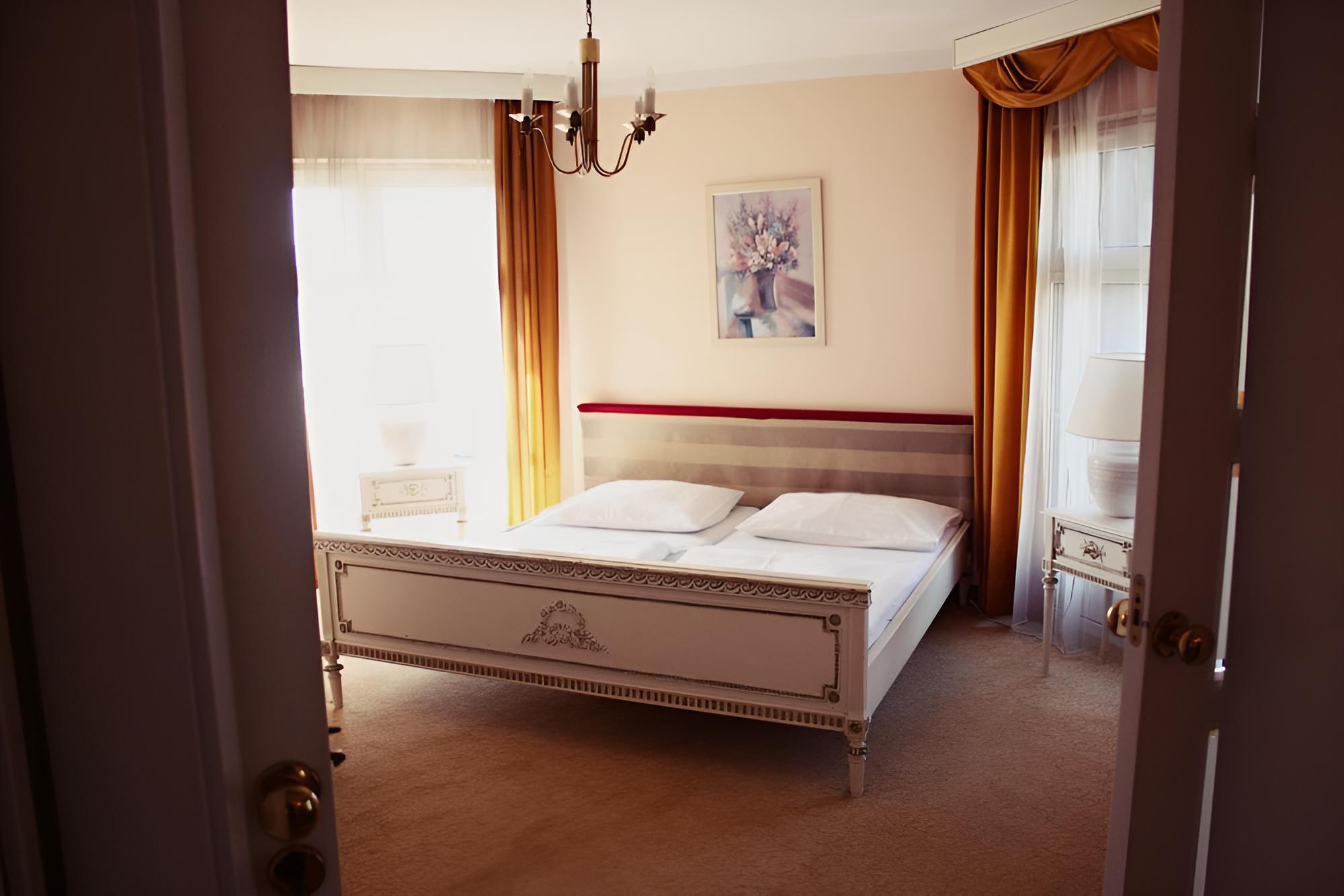 Hotel Monica