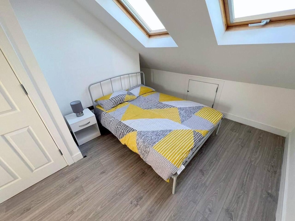 New 5-bed & 4 Bathroom House in Croydon view 4