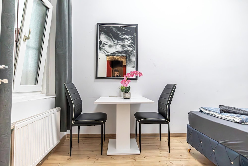 Large 5BR Central Flat Near Augarten