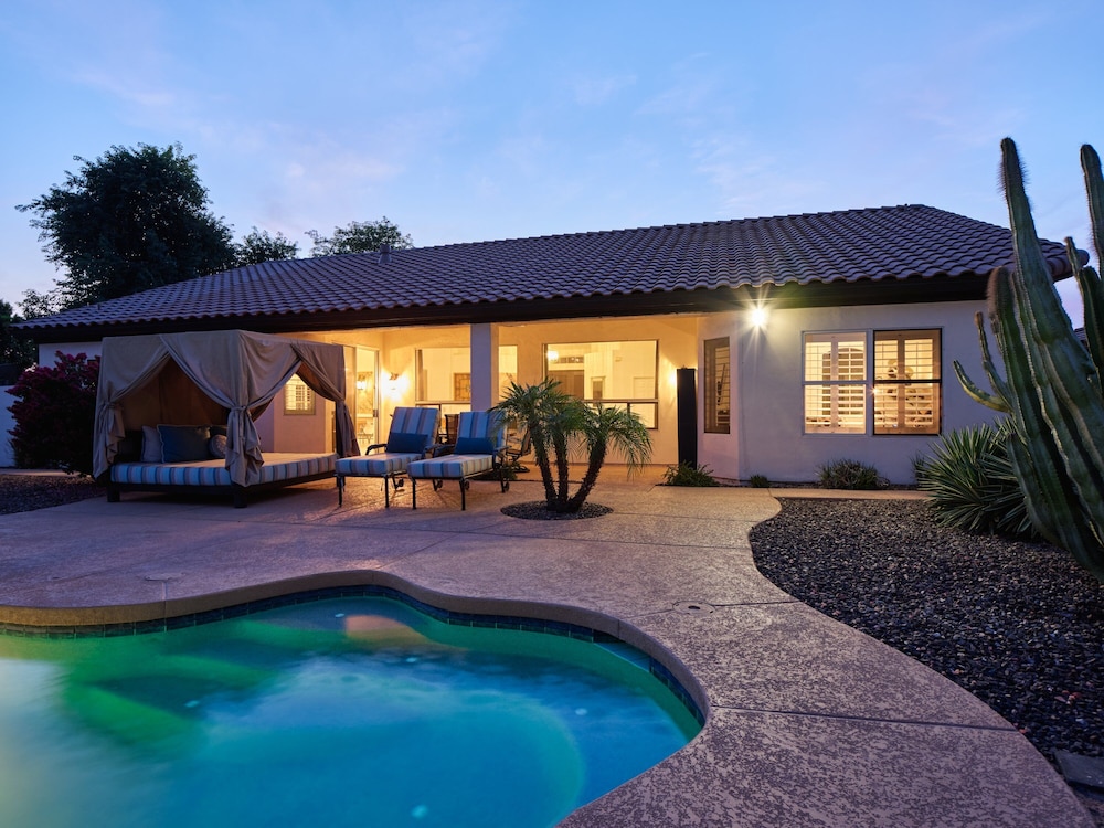 Arabian Nights - Private Pool - Hot Tub - Games!