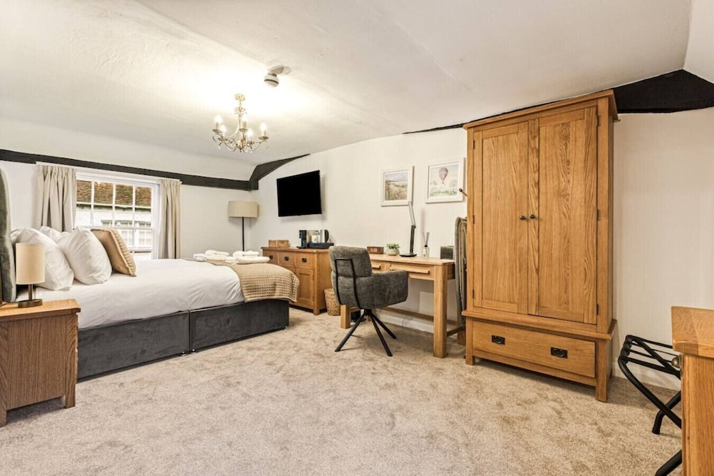 The George Inn Hotel Rooms - Room 1