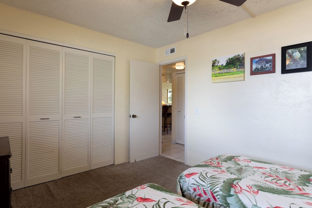 White Sands Village 214 Modern Condo for 4 w/ Enviable Ocean Views!