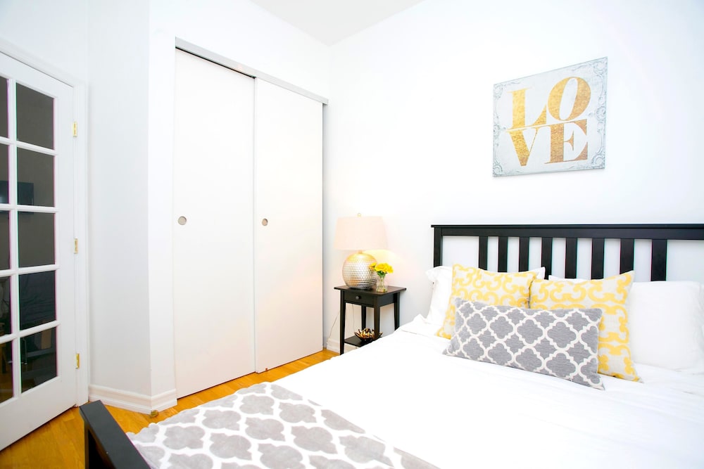 NY010 2 Bedroom Apartment By Senstay