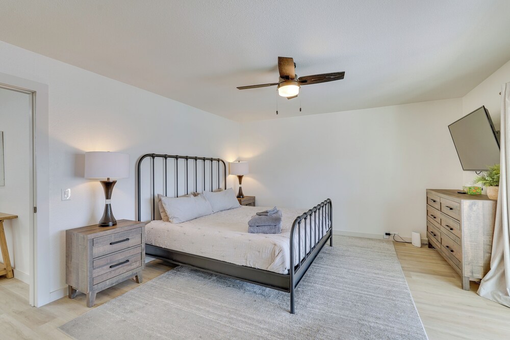 Pool, Game Room, Hot Tub: Lake Havasu City Oasis!