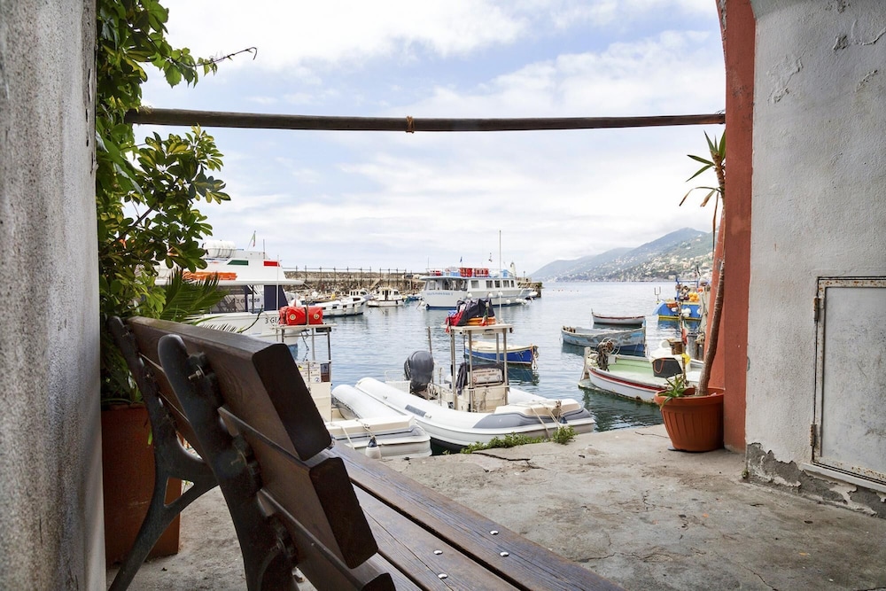 Modern Holiday Home in Camogli by Wonderful Italy