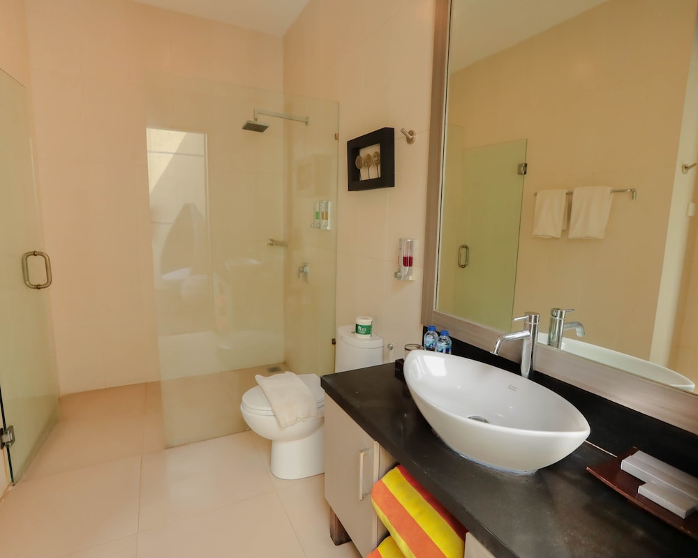 Luxotic Private Villa and Resort