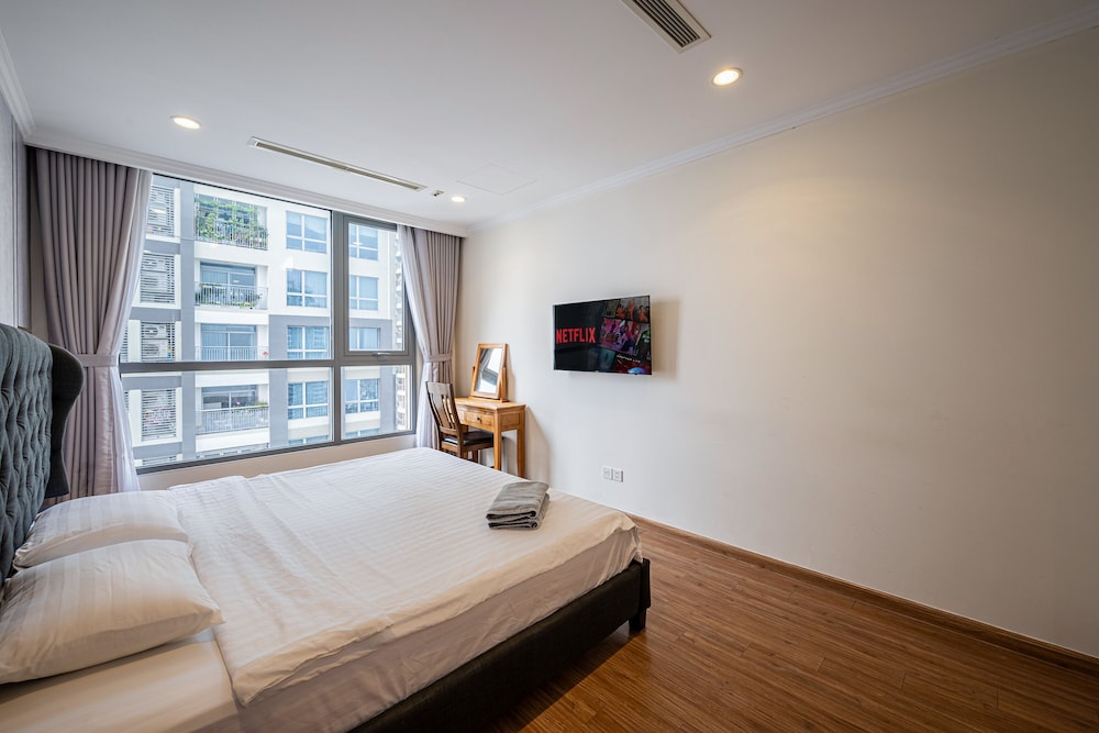Landmark Condotel Art By KaySuite