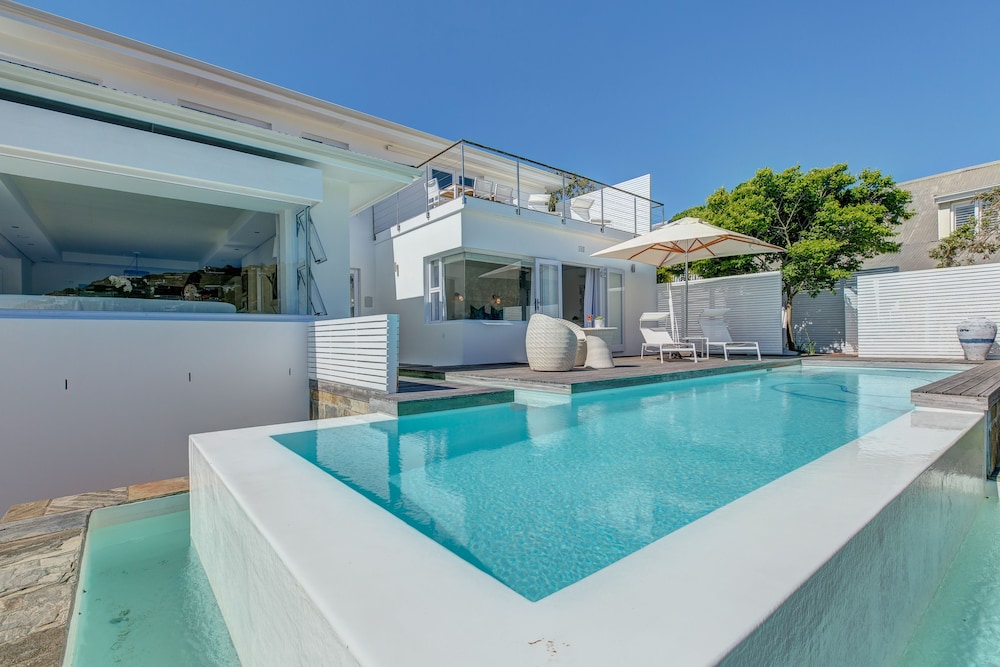 Amanzi Island Boutique Hotel