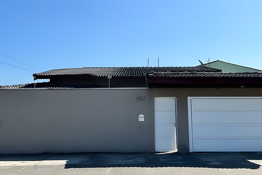 Casa com piscina em Bertioga 1