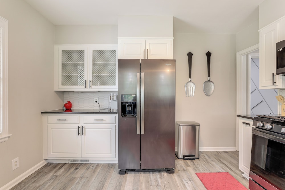 Updated Piedmont Heights Apt - 5 Mi to Dtwn Atl!