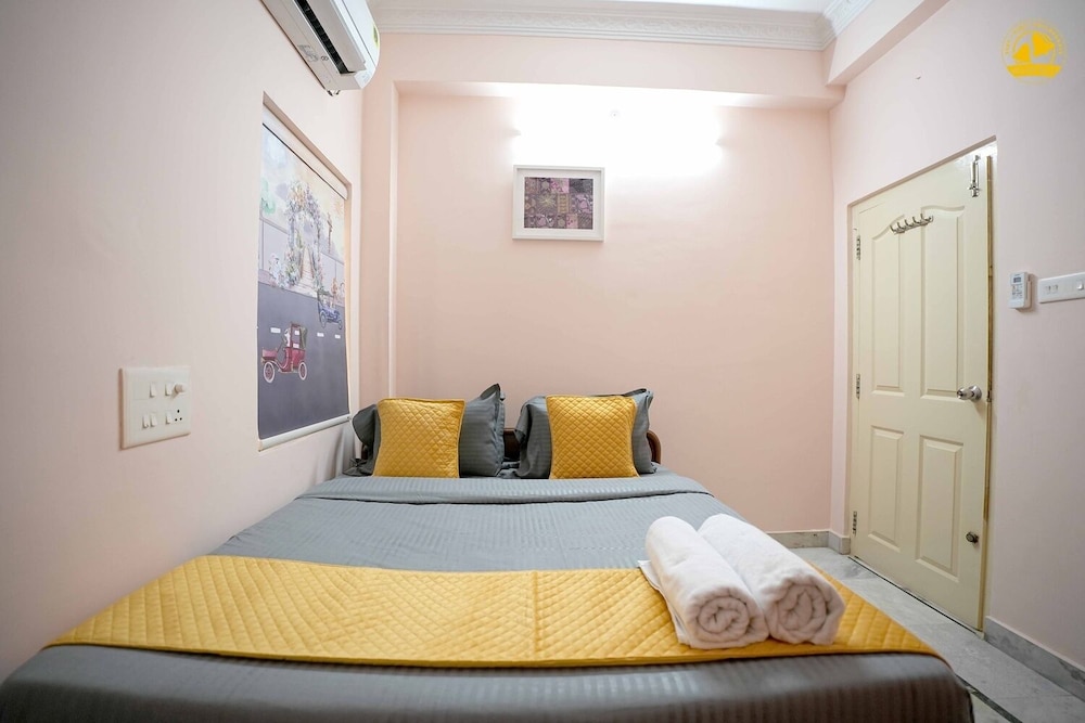Yellow Bells Residency (Serviced Apartments)