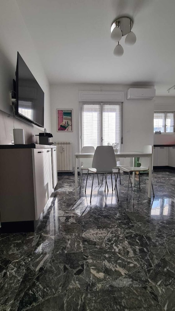 ELEONORA'S HOUSE