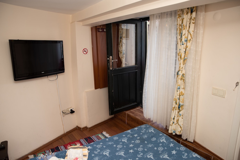 Orhan Kutbay'in Evi Turyolu Cafe Pansiyon