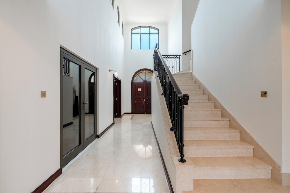 Private Palm Villa - Mint Stay
