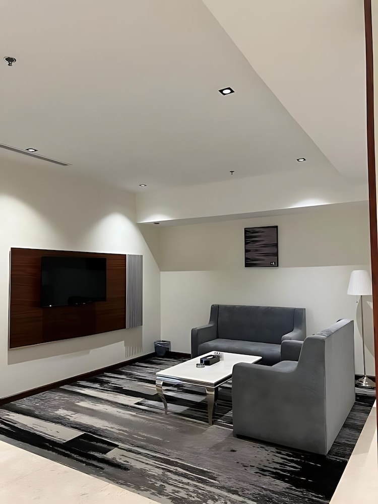 Kayan Serviced Apartments