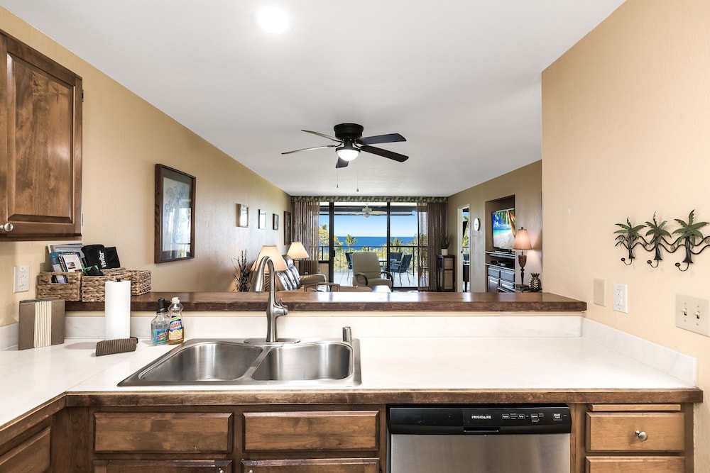 Country Club Villas #216 2 Bedroom Condo