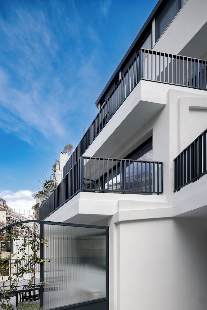 MoRe by Zoia Living