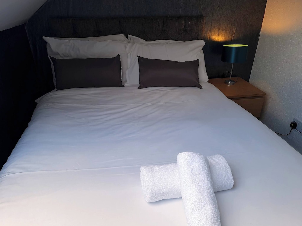 Stags Hens Contractors Longstay