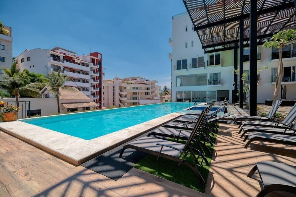 Cozy 1Br Apt - Pool - Gym - 2 Min to the Beach