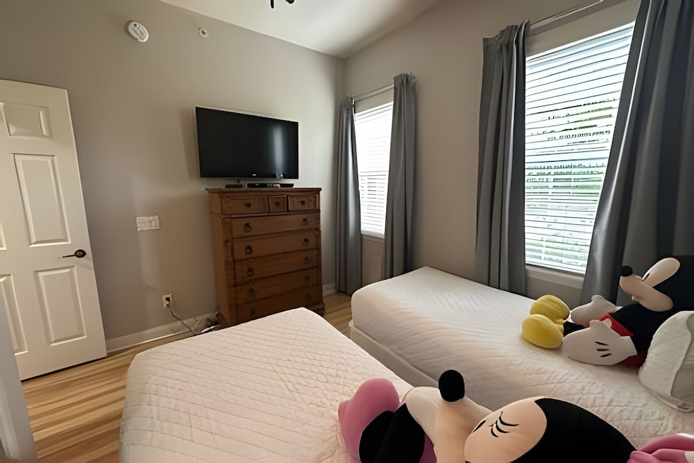 Modern 3BR Condo Reunion Resort + Pool Access