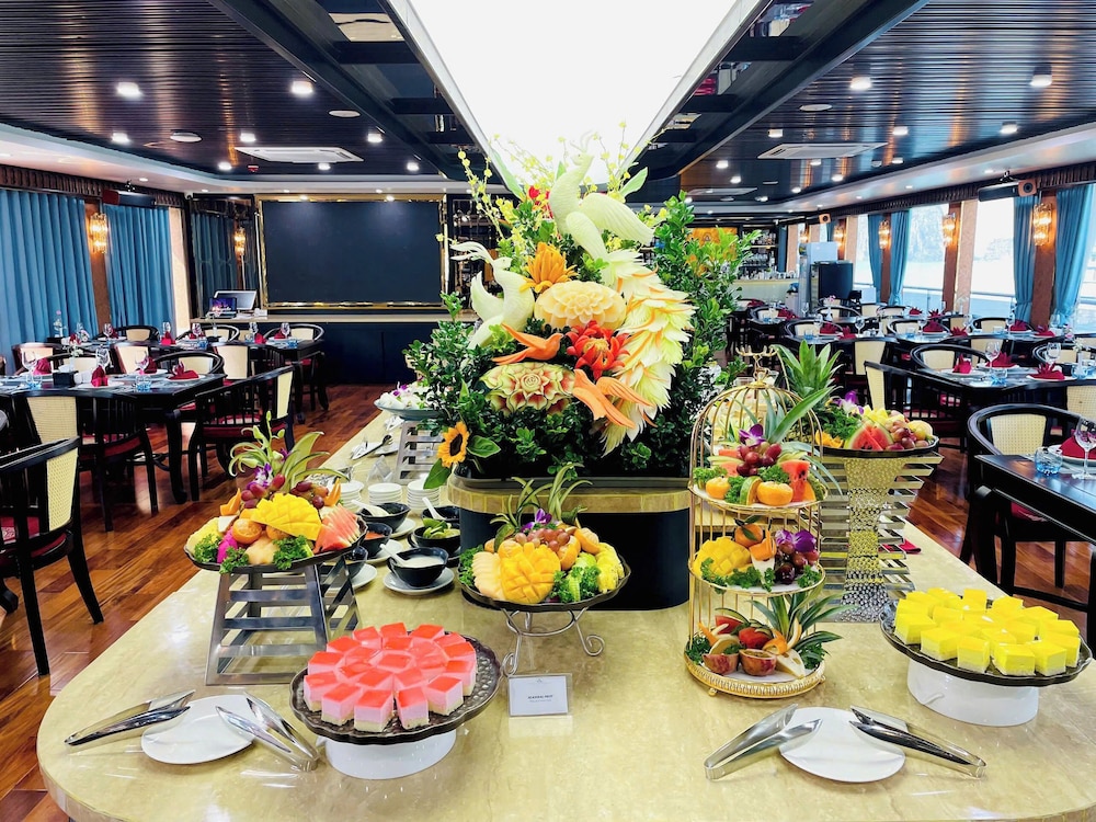 Aqua Luxury Cruise
