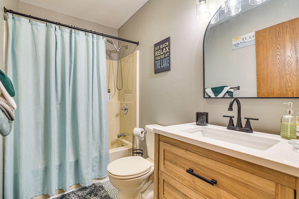 Home w/ Pool & Lake in Jim Thorpe: 6 Mi to Dtwn!