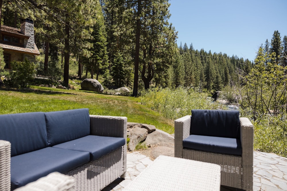 Hunter by Avantstay Riverfront Cabin w Prvt Cottage 5mins From Palisades