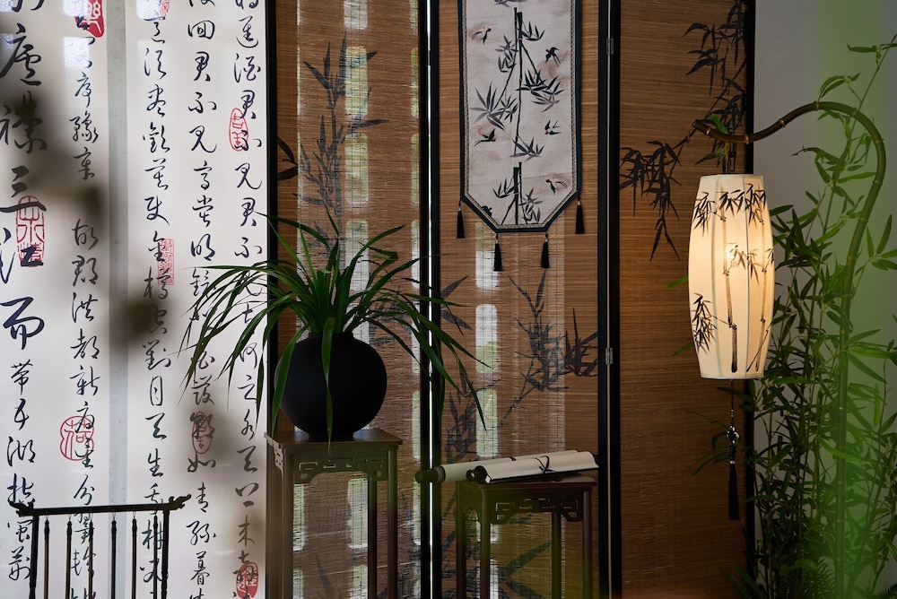 Miyue Shenzhen Tianlu Secret Wild Wizard Holiday Hotel