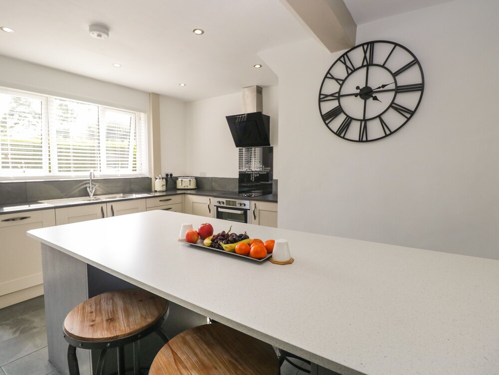 26 Hycemoor Way