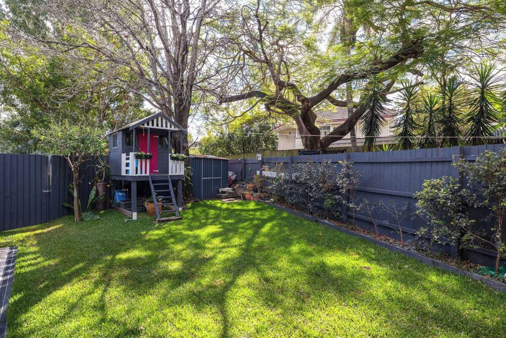 Gorgeous & Family Friendly 4 Bedroom Home