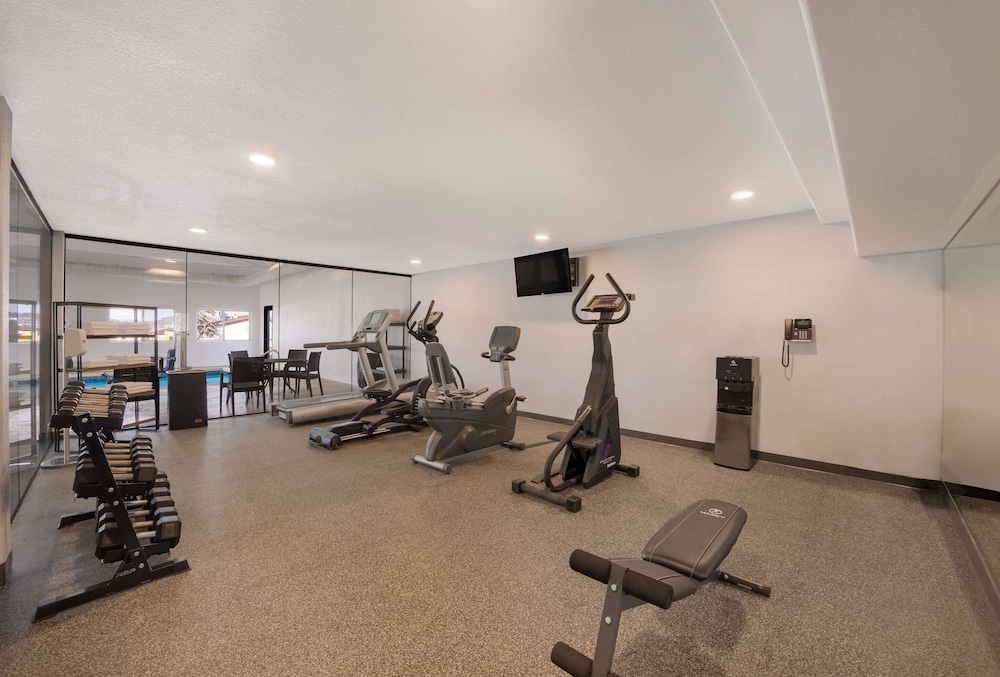 Castle Rock Vacations - Quality Inn  Suites Castle Rock/SW Denver - Property Image 12