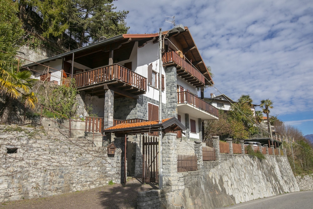 Villa Dizzasco view 4