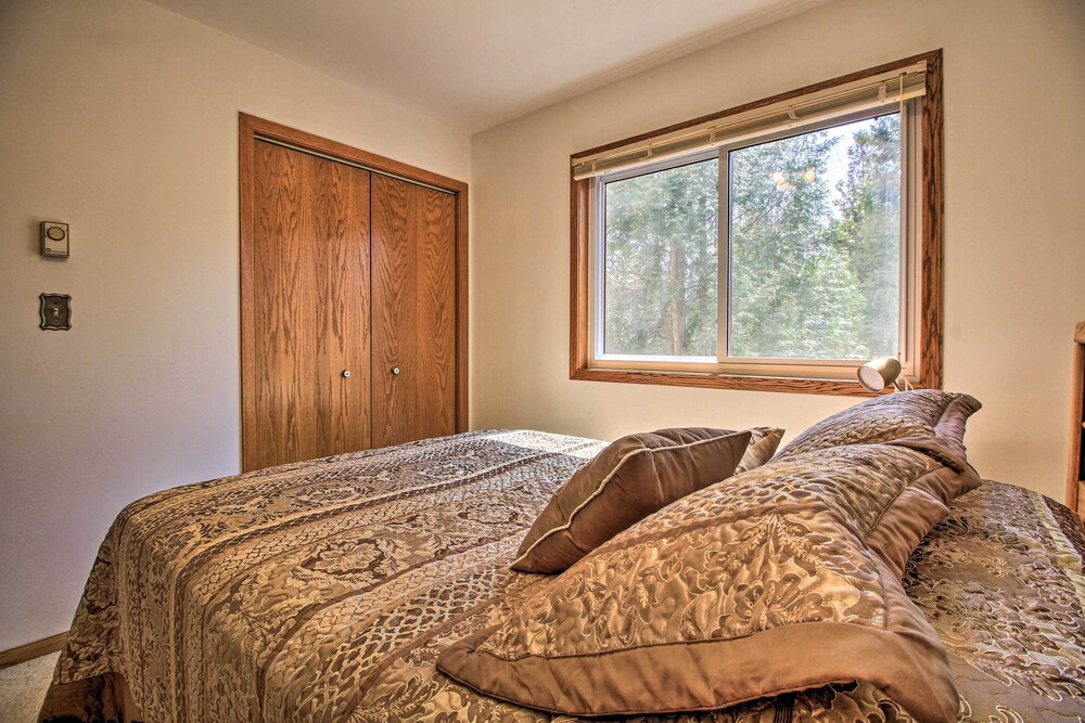 15 Mi to Duluth: Lake Superior Beachfront Home! view 5