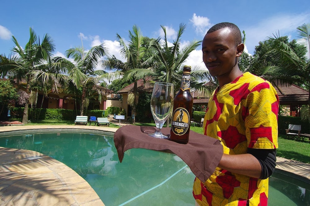 Ahadi Lodge