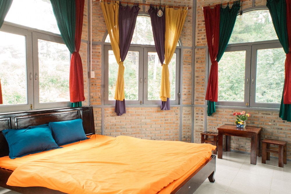 Maple Hostel