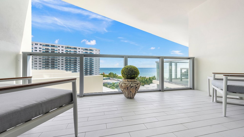 Luxury Vacation Rentals in South Beach by LRMB