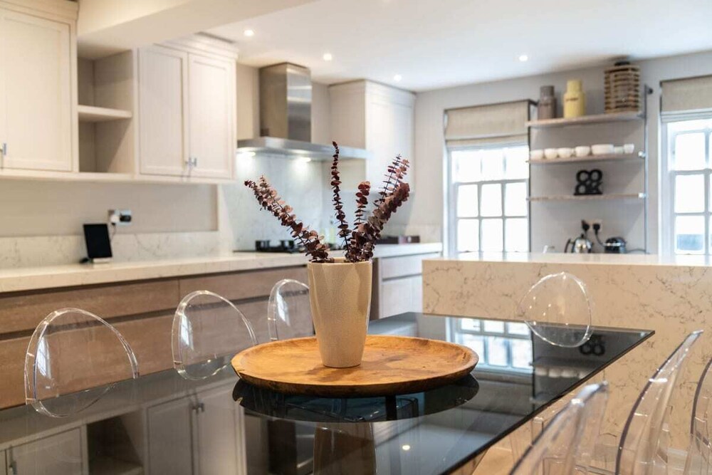 The Chelsea Place - Lovely 4bdr House With Terrace