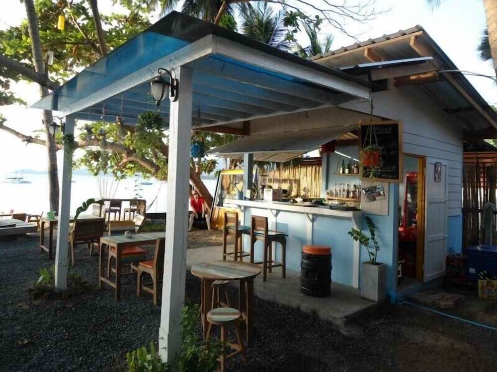 Think & Retro Cafe Lipa Noi Samui
