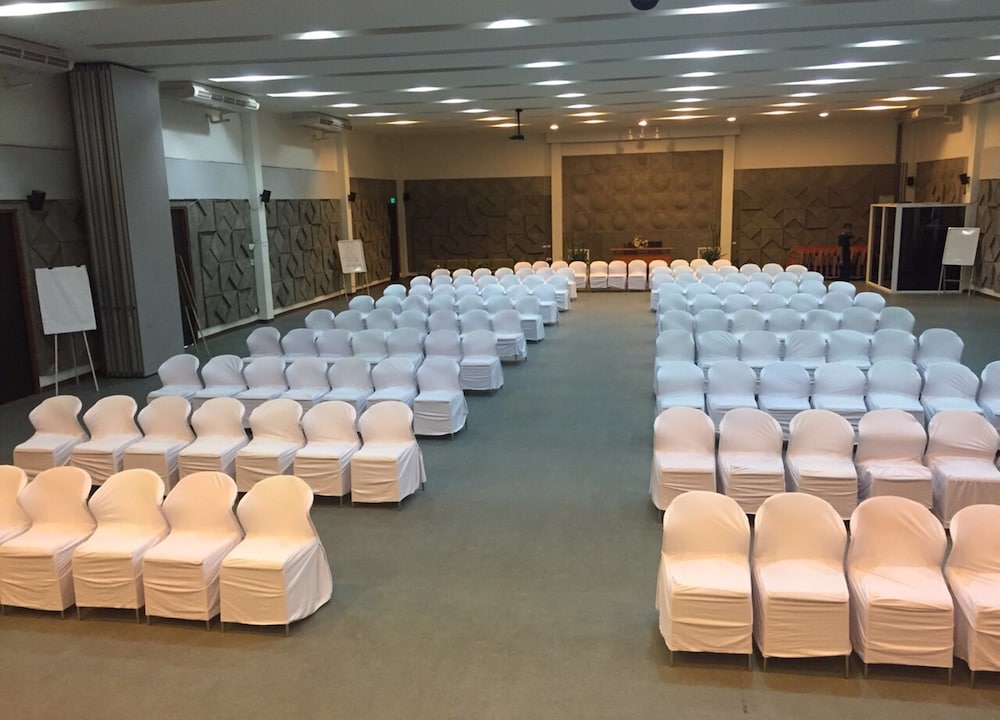 meeting & event spaces