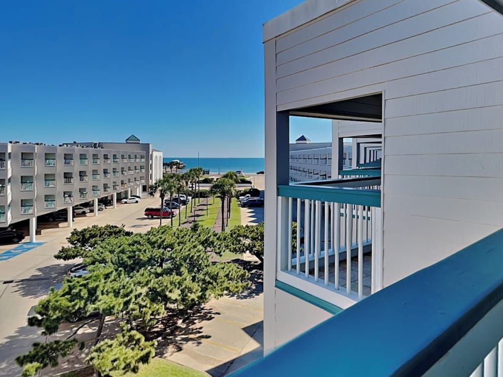 Casa Del Mar 350-front Facing