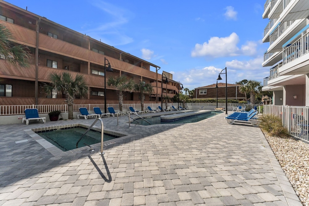 Oceanfront Gem Pool, Balcony, Modern Touch 3 Bedroom Condo
