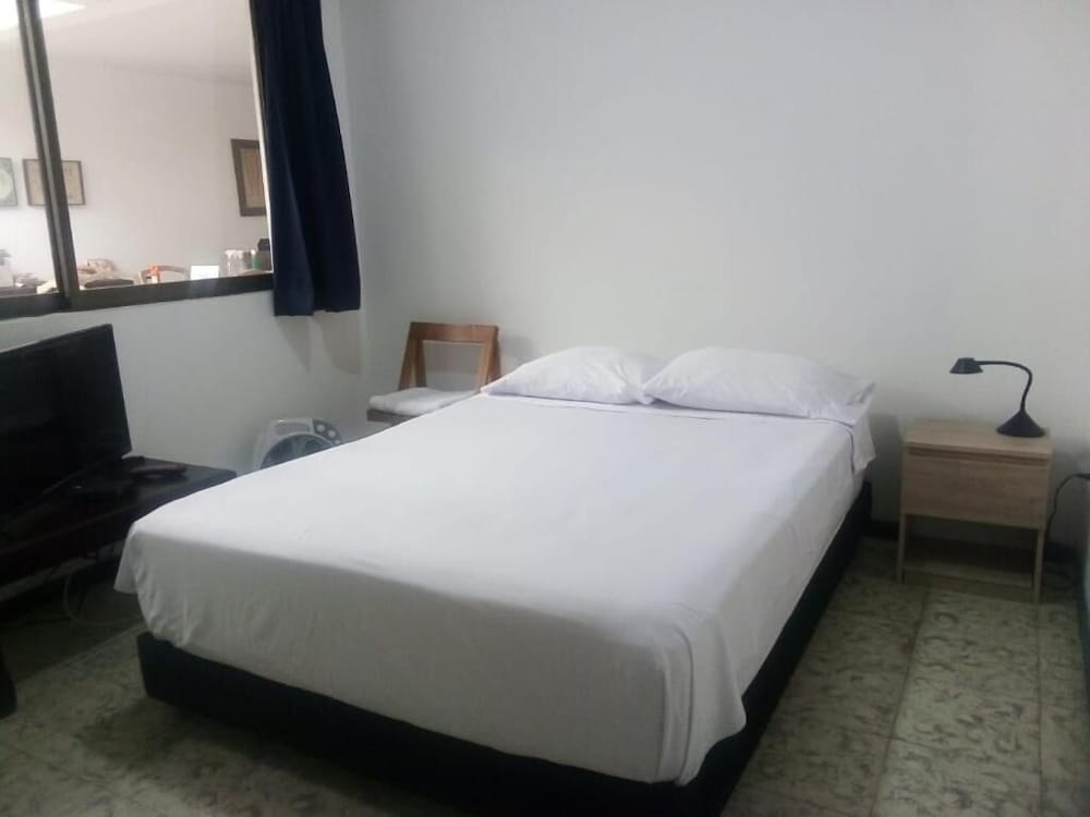 50N15 B&B